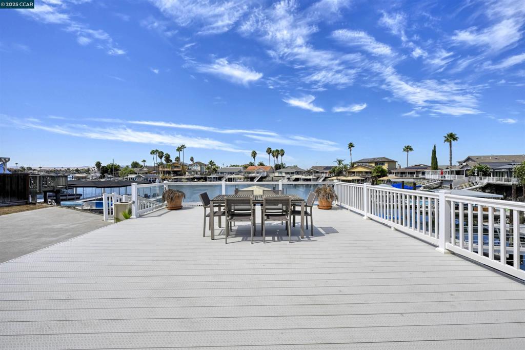 51 Discovery Bay Blvd Property Photo 6