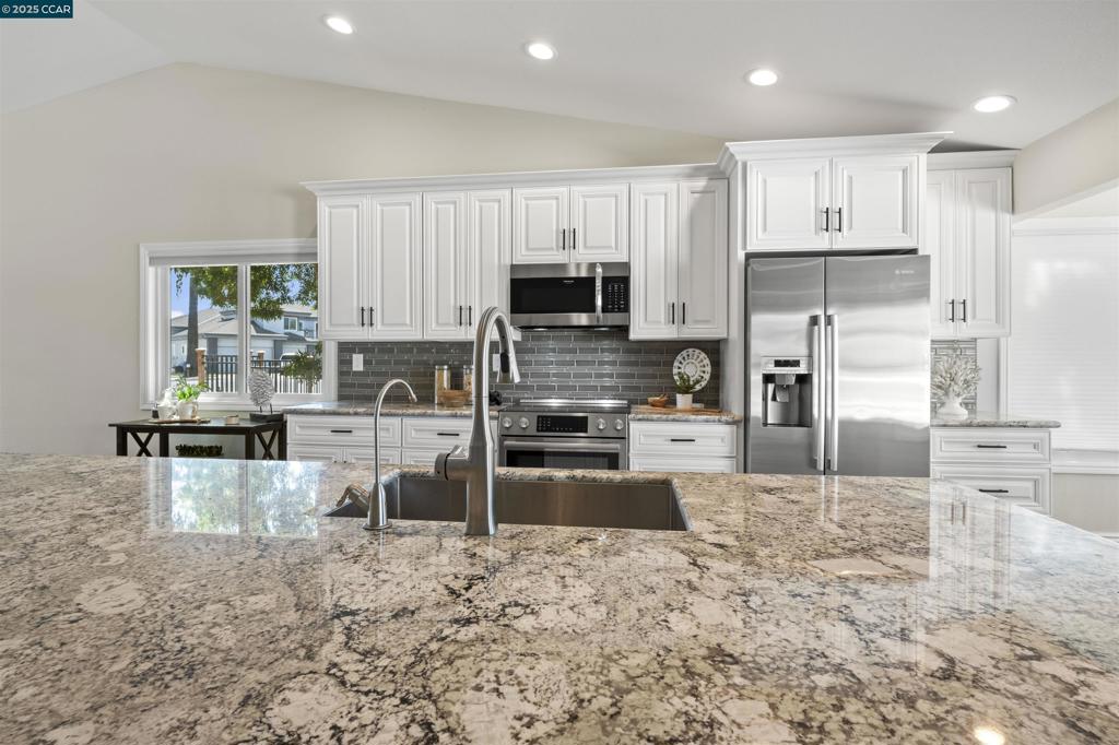 51 Discovery Bay Blvd Property Photo 14