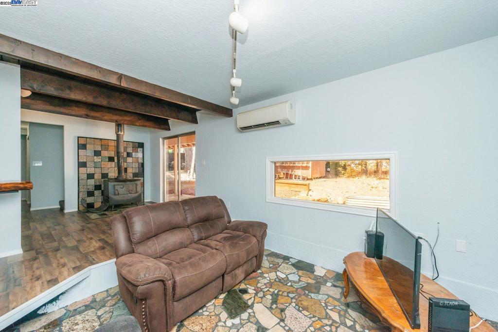 230 Mary Ave Property Photo 6