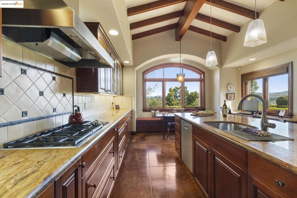 10270 Slate Rim Rd Property Photo 15