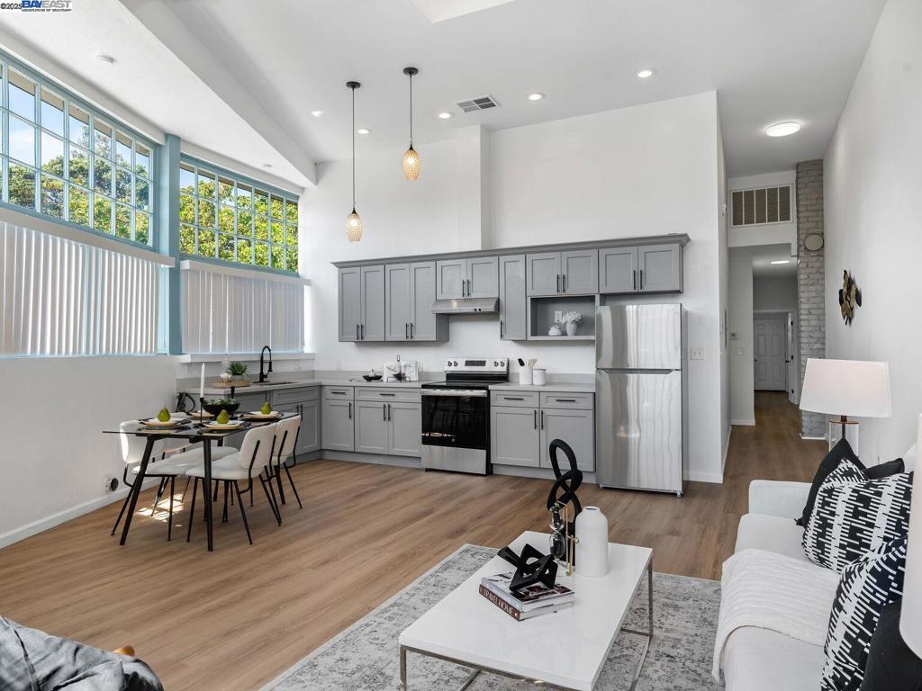 2801 38th Ave Property Photo 3