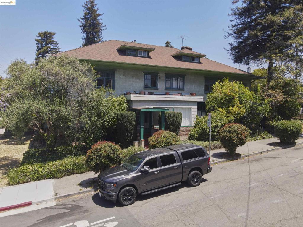 400 Lagunitas Property Photo 1