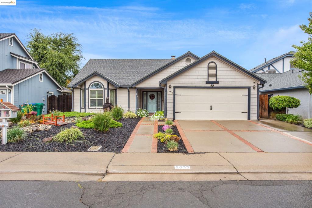 2633 Bayberry Dr Property Photo 2