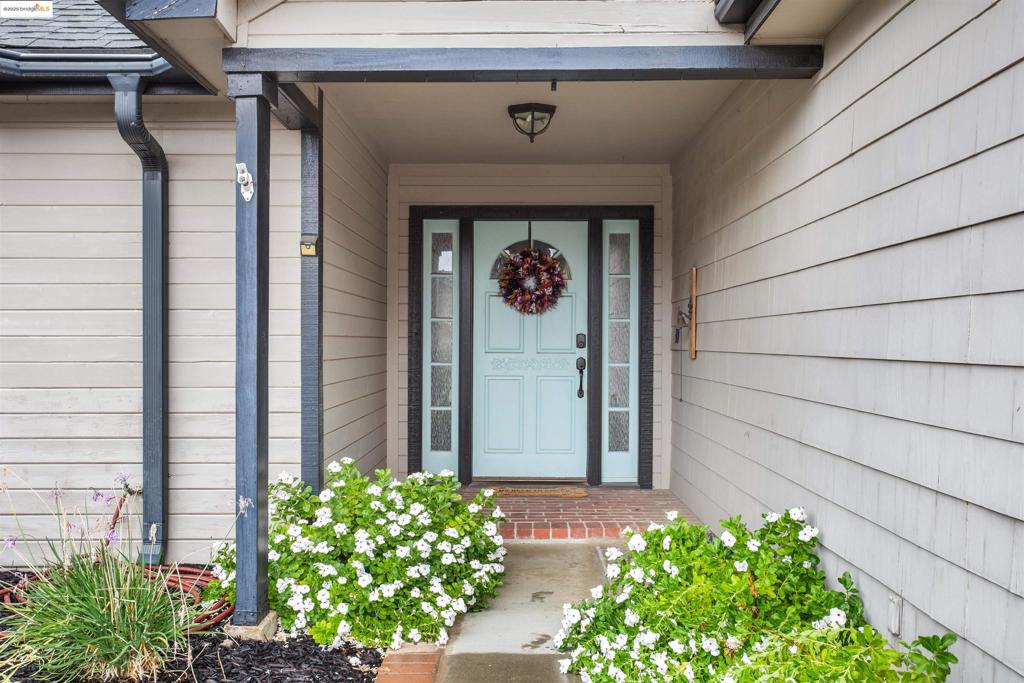 2633 Bayberry Dr Property Photo 3