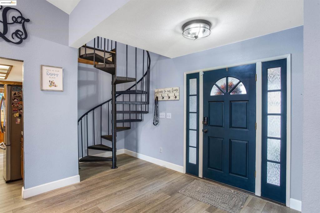 2633 Bayberry Dr Property Photo 4