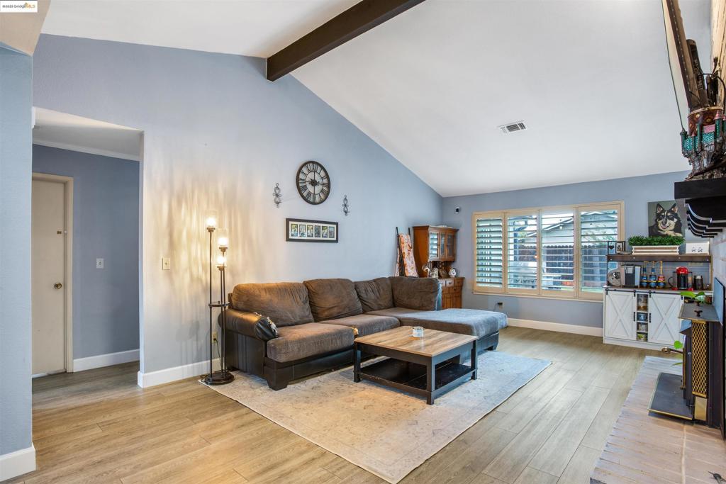 2633 Bayberry Dr Property Photo 5