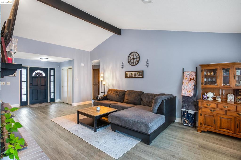 2633 Bayberry Dr Property Photo 6