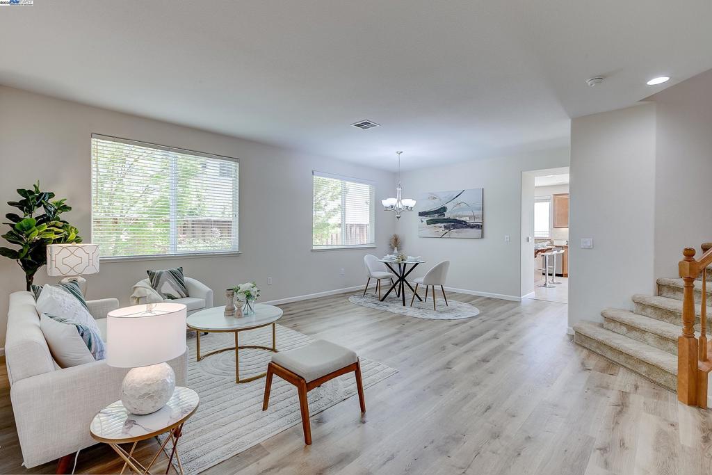 2528 Amantea Way Property Photo 4