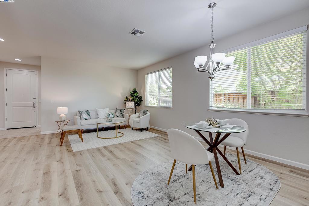 2528 Amantea Way Property Photo 7