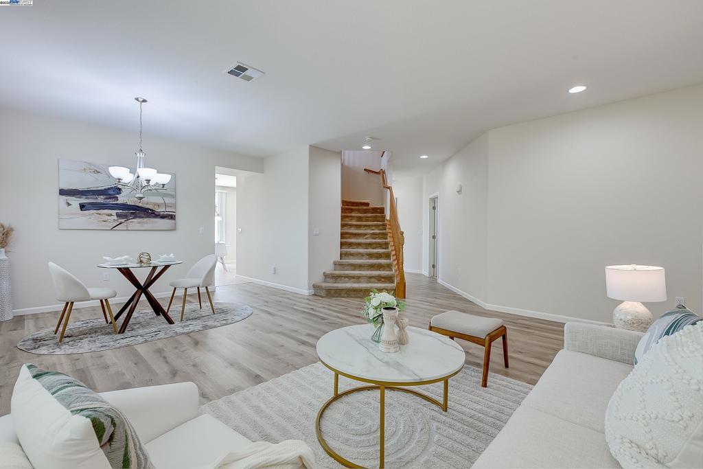 2528 Amantea Way Property Photo 9