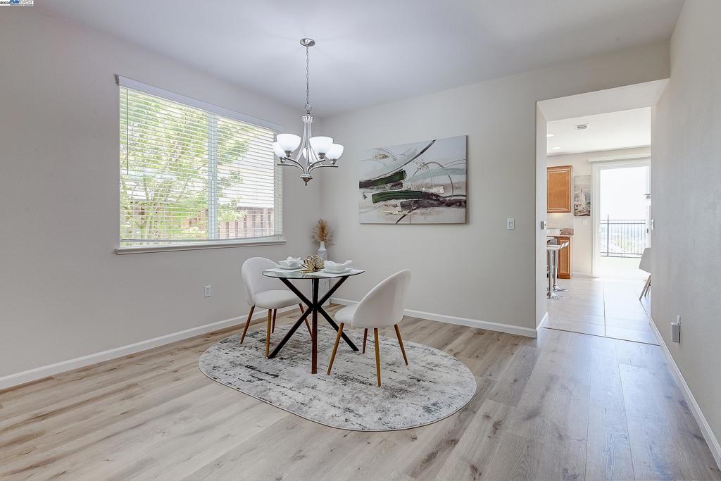 2528 Amantea Way Property Photo 11