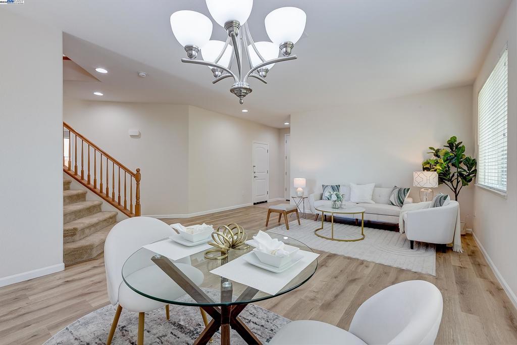 2528 Amantea Way Property Photo 12