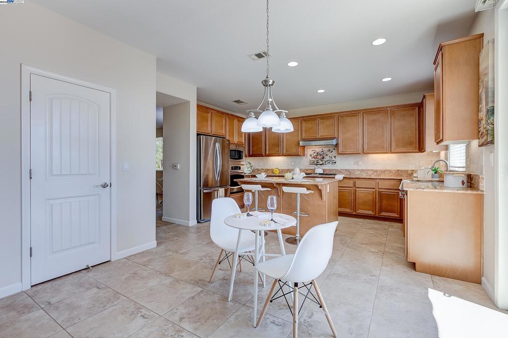 2528 Amantea Way Property Photo 13