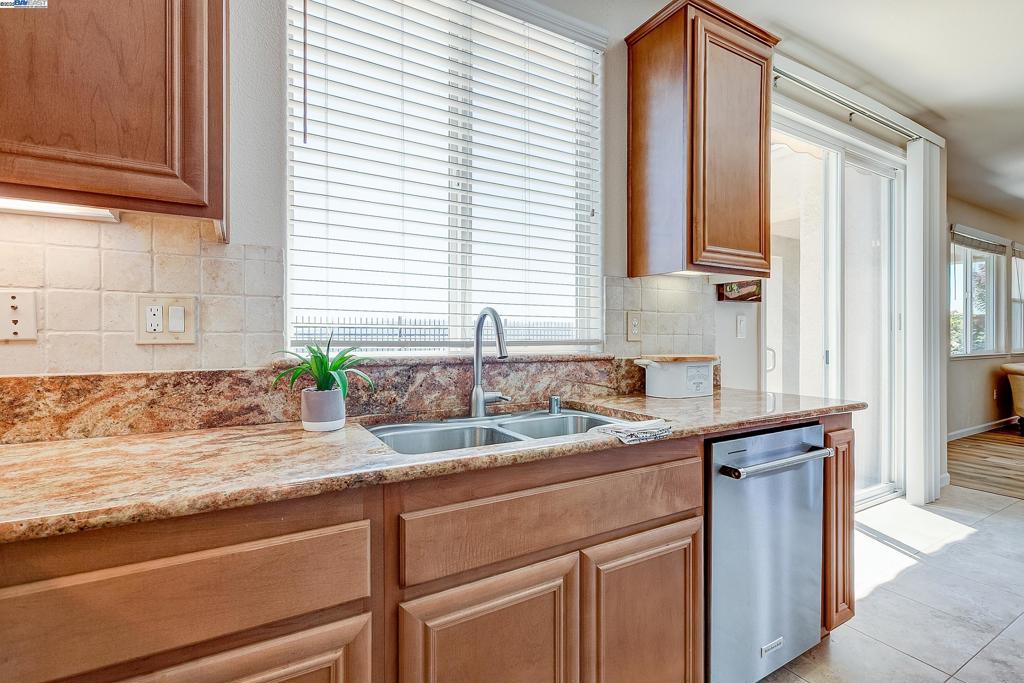 2528 Amantea Way Property Photo 25