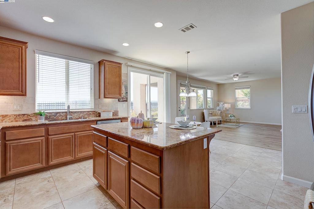 2528 Amantea Way Property Photo 27