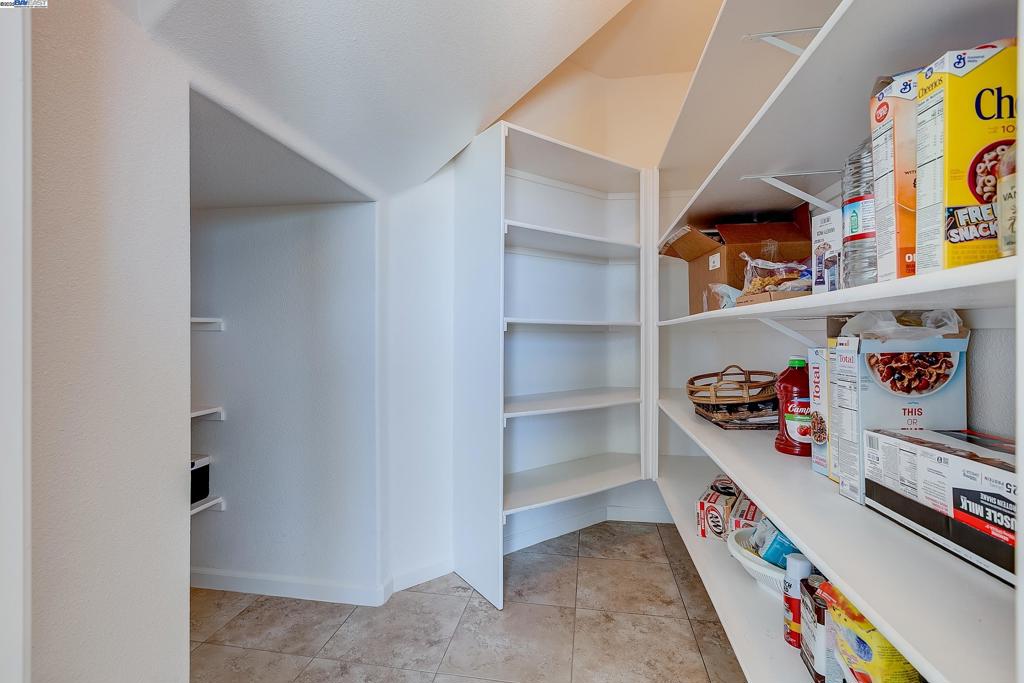 2528 Amantea Way Property Photo 28