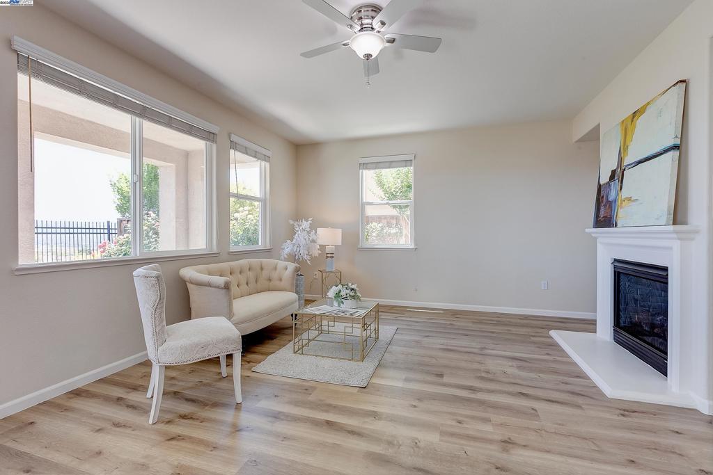 2528 Amantea Way Property Photo 31