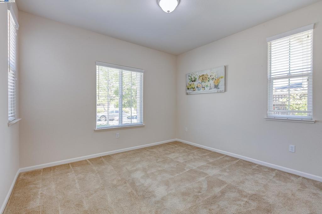 2528 Amantea Way Property Photo 35