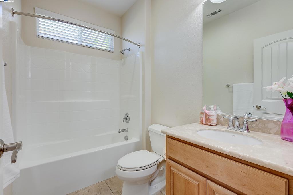 2528 Amantea Way Property Photo 36