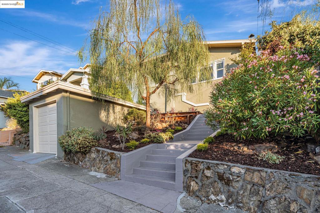 1920 5Th Ave Property Photo 1