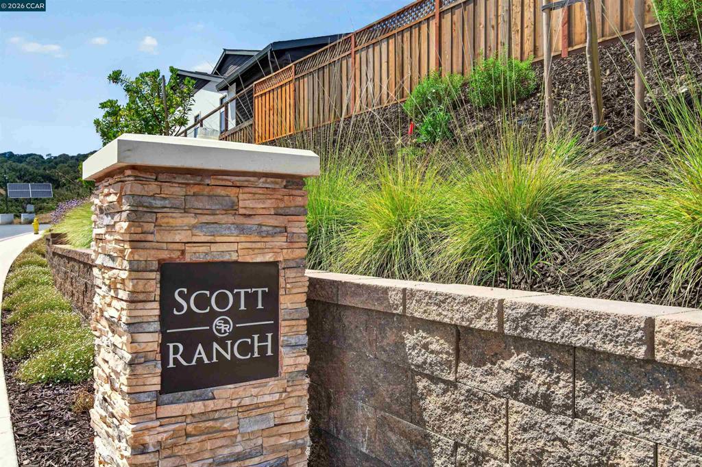 58 Red Barn Court Property Photo 3