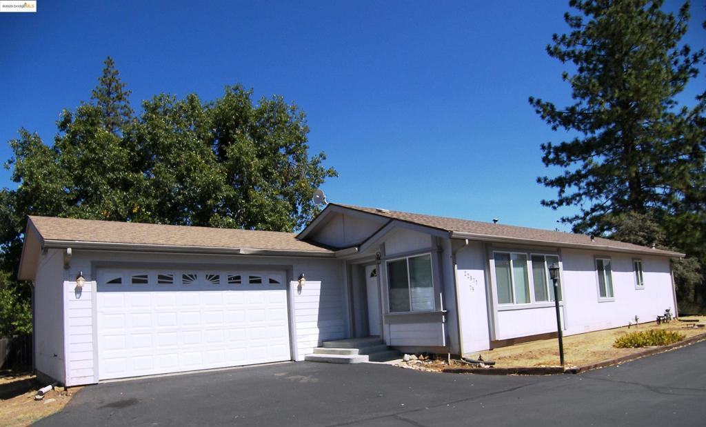 22877 E Parkwood Dr. Property Photo 1