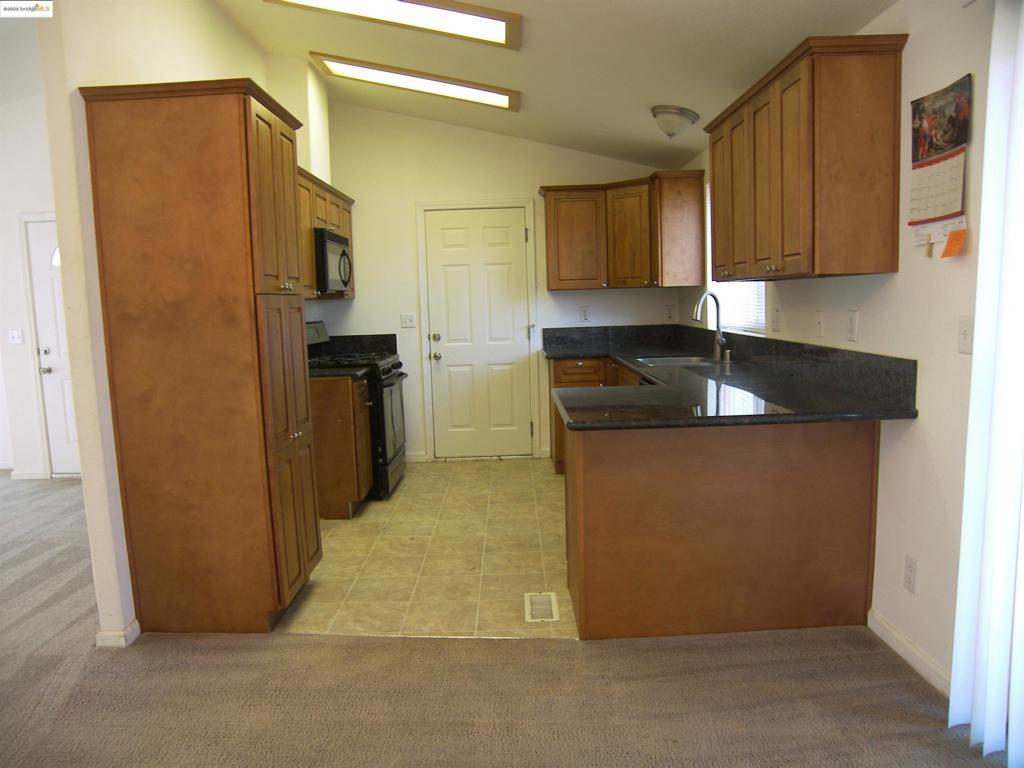 22877 E Parkwood Dr. Property Photo 3