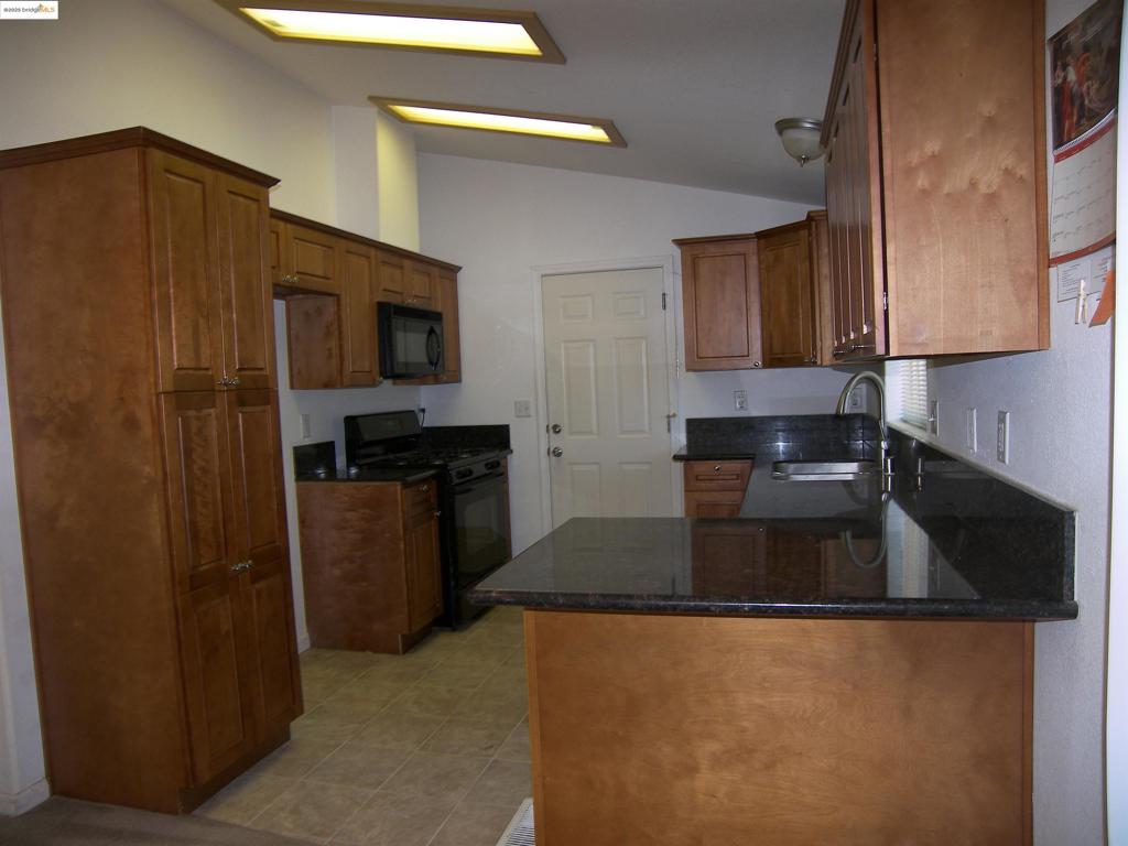 22877 E Parkwood Dr. Property Photo 7