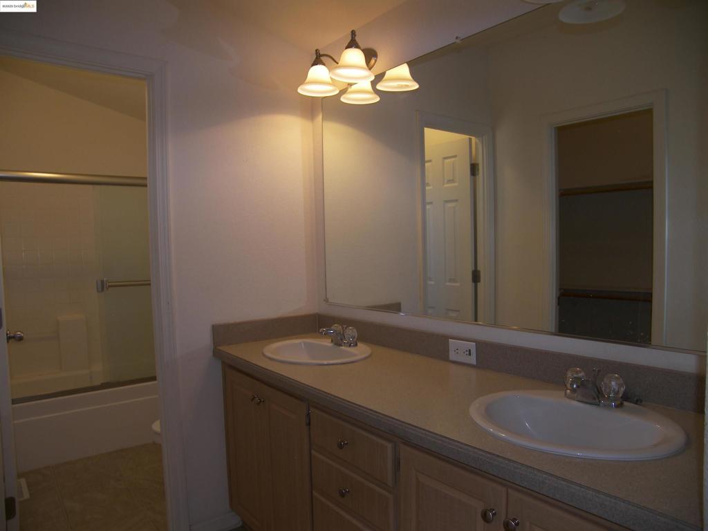 22877 E Parkwood Dr. Property Photo 13