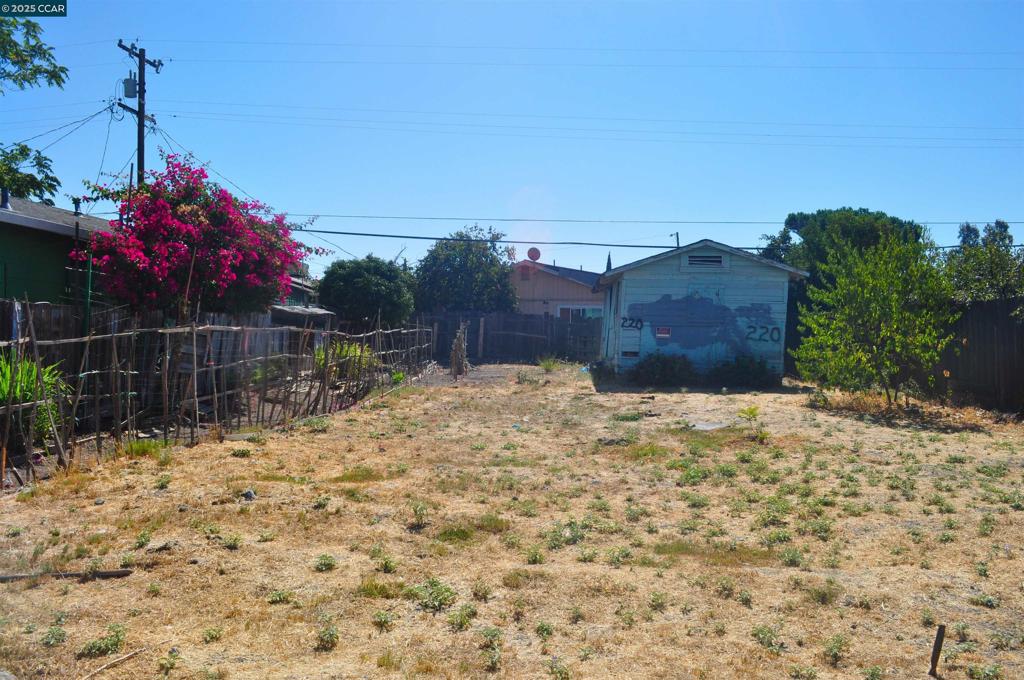 220 Delhi Ave Property Photo 4
