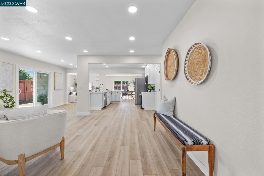 2697 Mayfair Property Photo 7