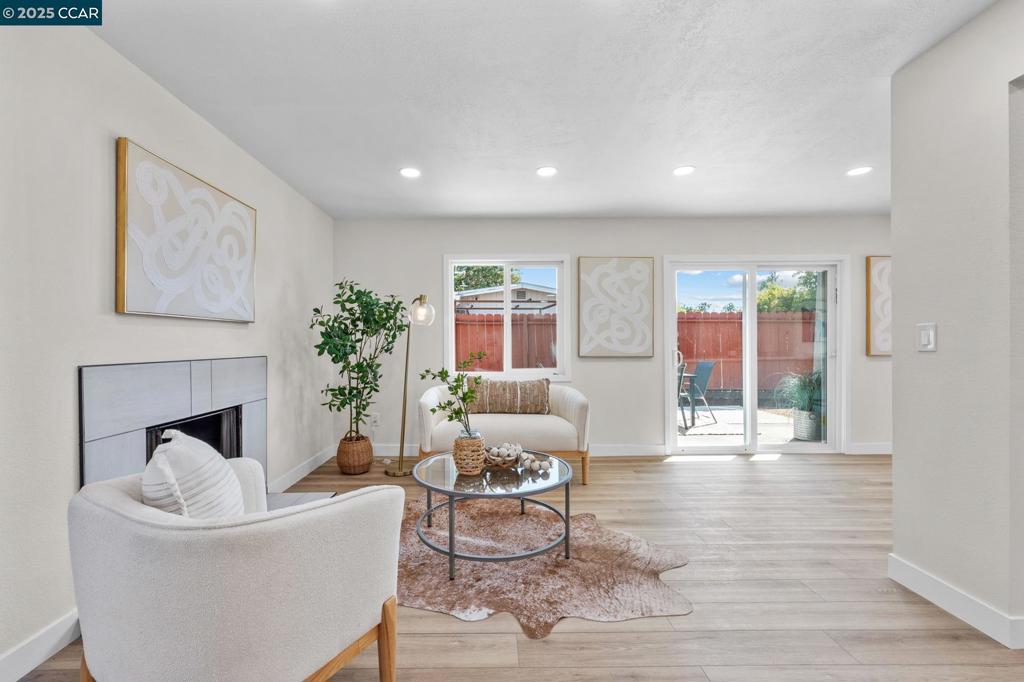 2697 Mayfair Property Photo 9