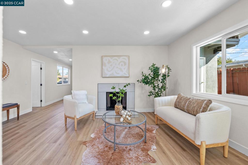 2697 Mayfair Property Photo 12