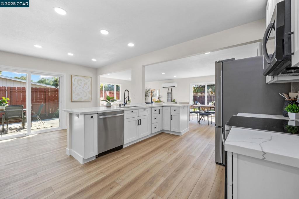 2697 Mayfair Property Photo 14