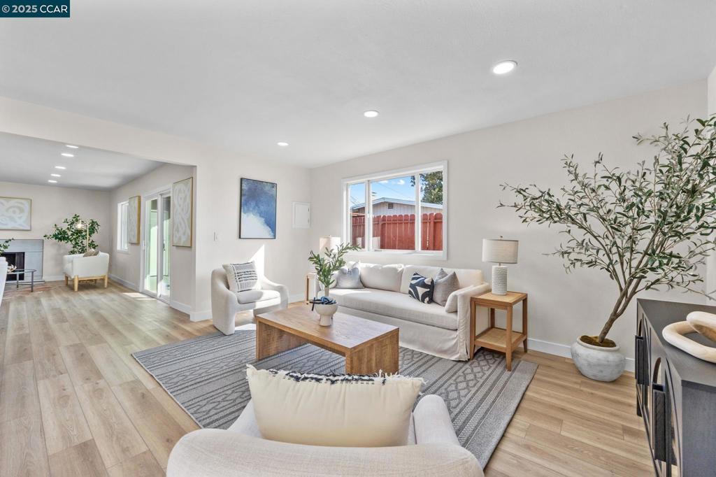 2697 Mayfair Property Photo 23