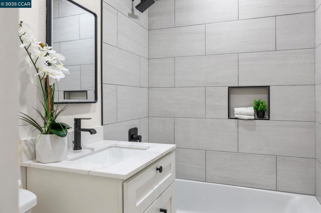 2697 Mayfair Property Photo 31