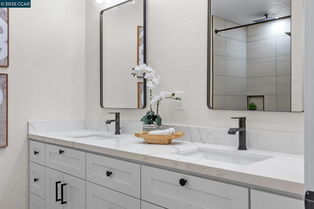 2697 Mayfair Property Photo 40