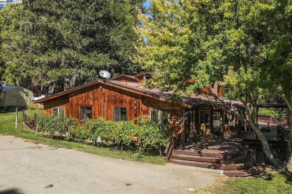 4481 Rush Creek Rd Property Photo 2