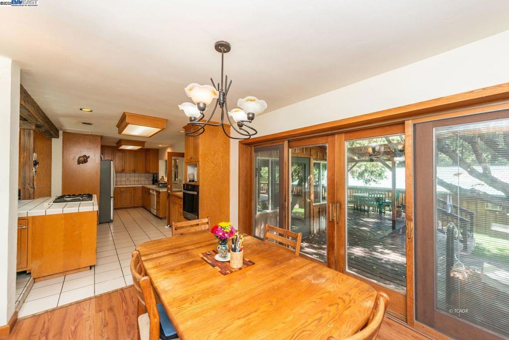 4481 Rush Creek Rd Property Photo 10