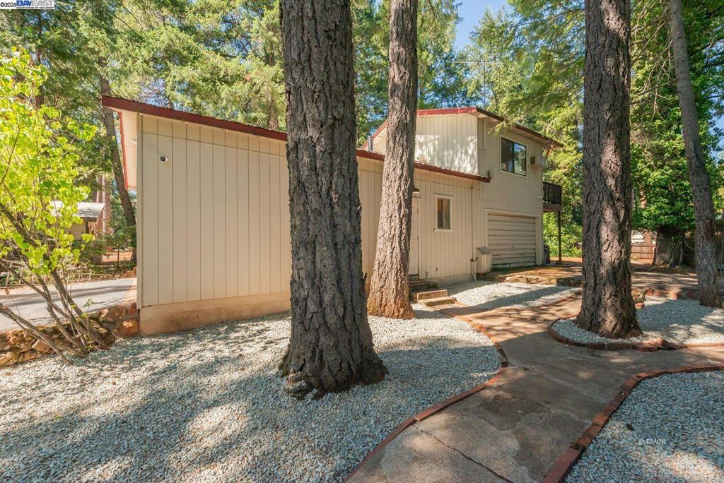 230 Lakeview Dr. Property Photo 2