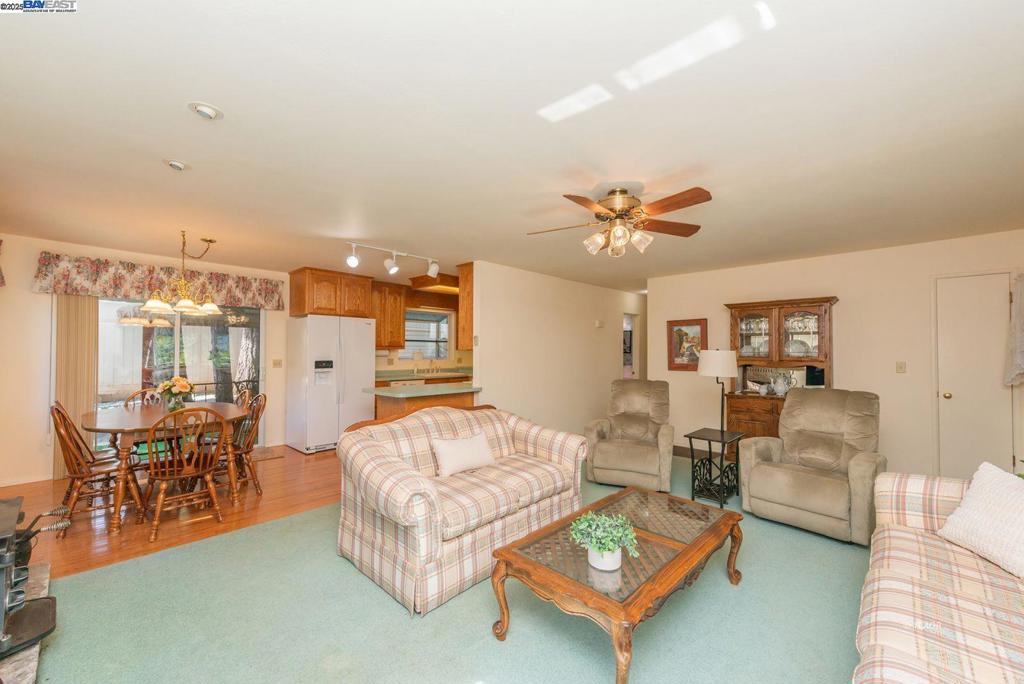 230 Lakeview Dr. Property Photo 4