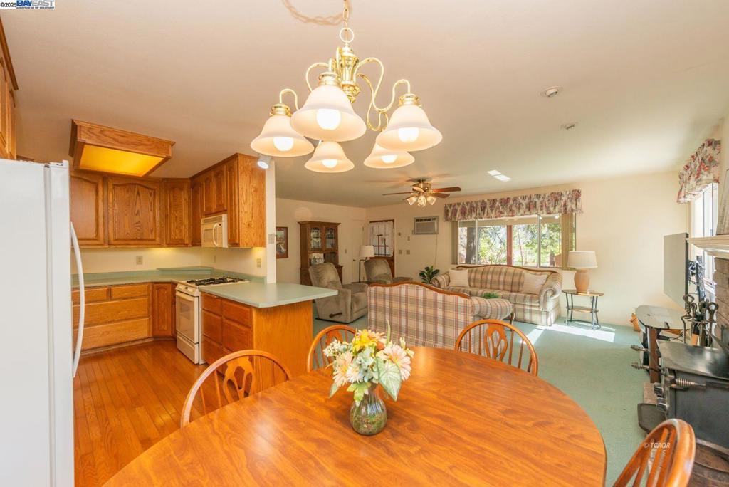 230 Lakeview Dr. Property Photo 12