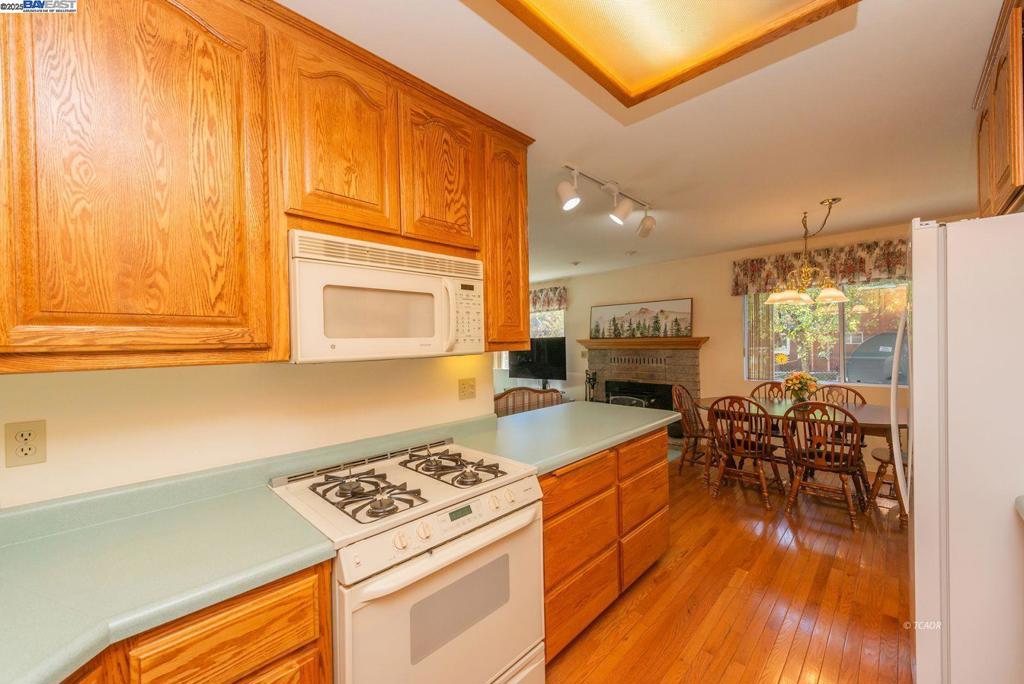 230 Lakeview Dr. Property Photo 17