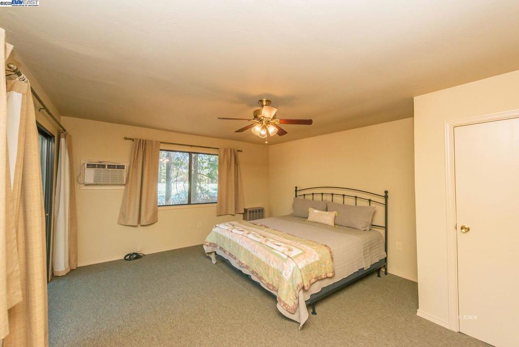 230 Lakeview Dr. Property Photo 36