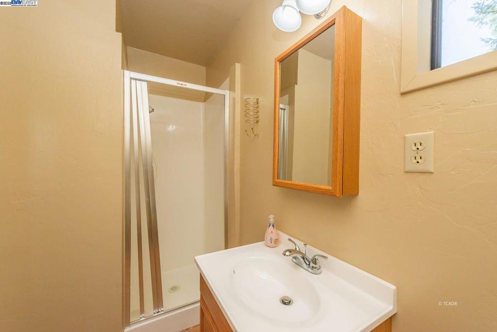230 Lakeview Dr. Property Photo 38