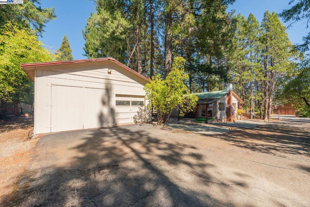 230 Lakeview Dr. Property Photo 39