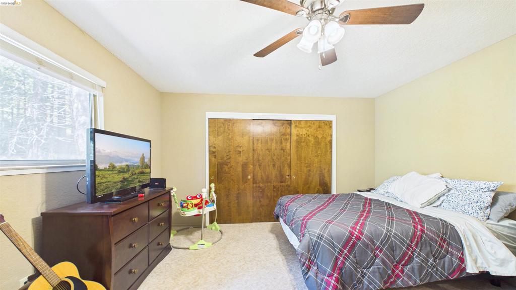 25481 David Dr Property Photo 9