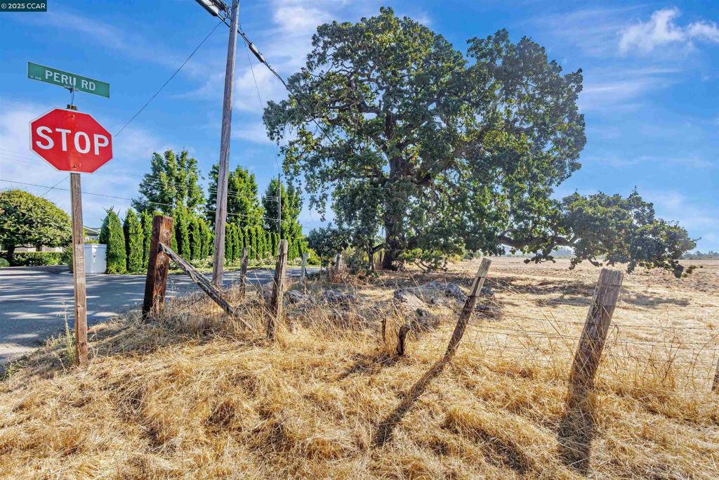 21200 Silva Road Property Photo 12