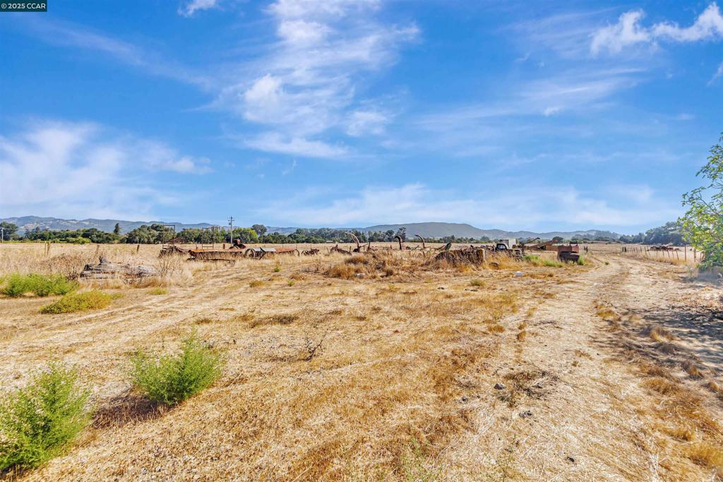 21200 Silva Road Property Photo 15