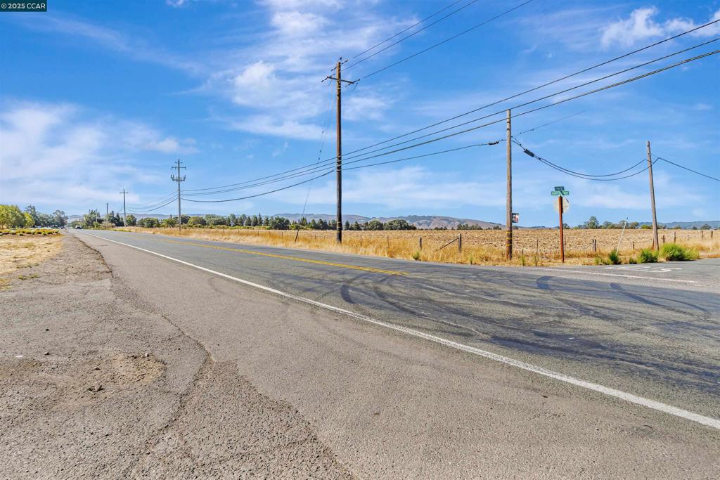 21200 Silva Road Property Photo 25